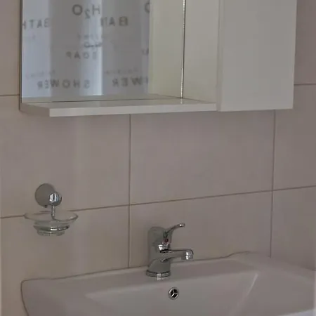 Apartment Lenas *